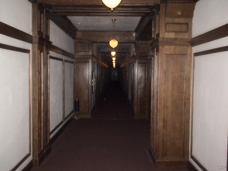 Palace_couloir_03 Couloir menant  des chambres de l'htel Palace