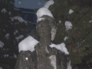 poete Statue du pote roumain Mihai Eminescu (1850-1889) dans le parc de l'htel Palace